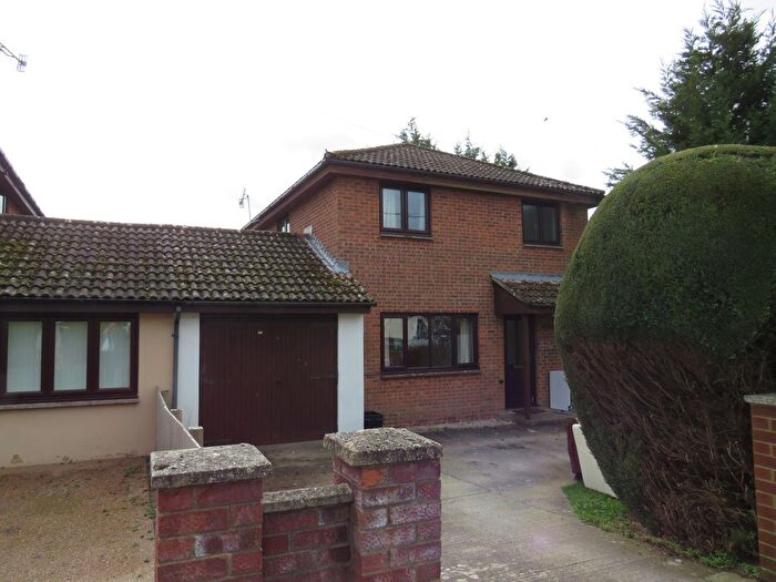 3 Bedroom Property To Rent In Court Farm Road, Salisbury, SP4