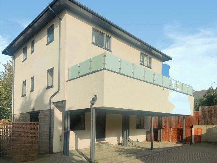 3 Bedroom Semi-Detached House To Rent In Sovereign Place, Gillingham, Kent, ME7