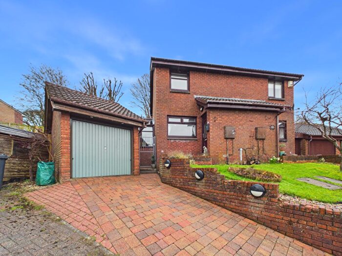 2 Bedroom Semi-Detached House For Sale In Meldrum Mains, Glenmavis, ML6