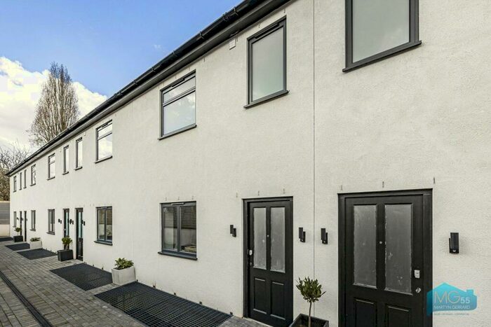 2 Bedroom Terraced House To Rent In Gabriel Mews, London, N10