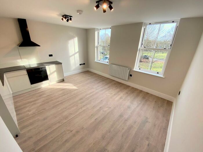 1 Bedroom Apartment To Rent In Lynchford Road, Farnborough, GU14