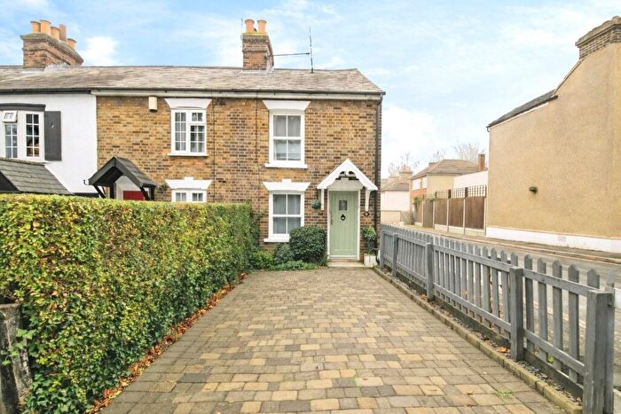 3 Bedroom End Of Terrace House For Sale In Crescent Road, Warley, Brentwood, Essex, CM14
