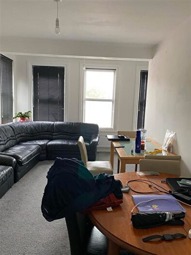 2 Bedroom Flat To Rent In Carlingford Drive Westcliff-on-Sea, SS0