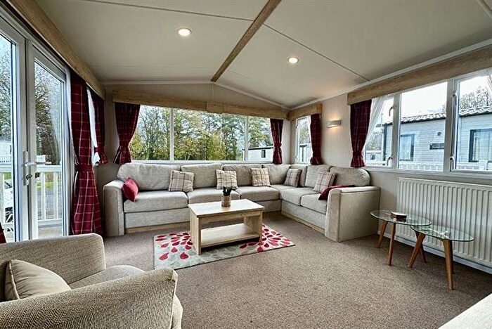 2 Bedroom Park Home For Sale In Tattershall Lakes Country Park – Lincolnshire, LN4