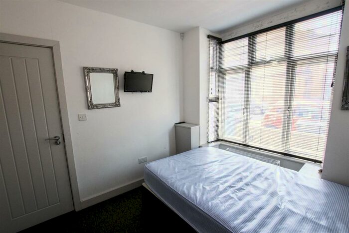 6 Bedroom House To Rent In Hubert Road, Birmingham, B29