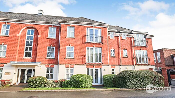 2 Bedroom Apartment For Sale In Priory Walk, Hinckley, LE10