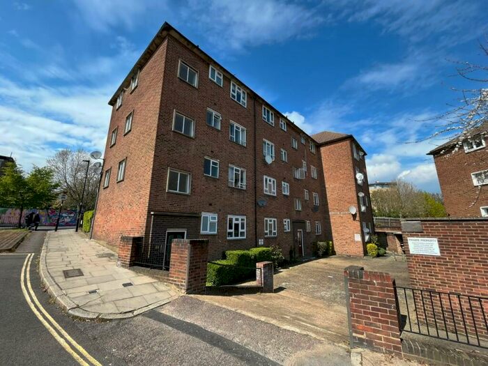 1 Bedroom Flat To Rent In Hunter House, N19