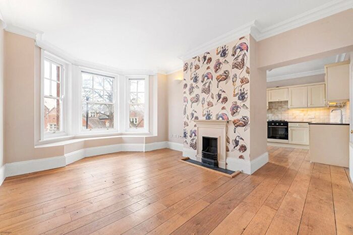 2 Bedroom Flat For Sale In Canterbury Crescent, SW9