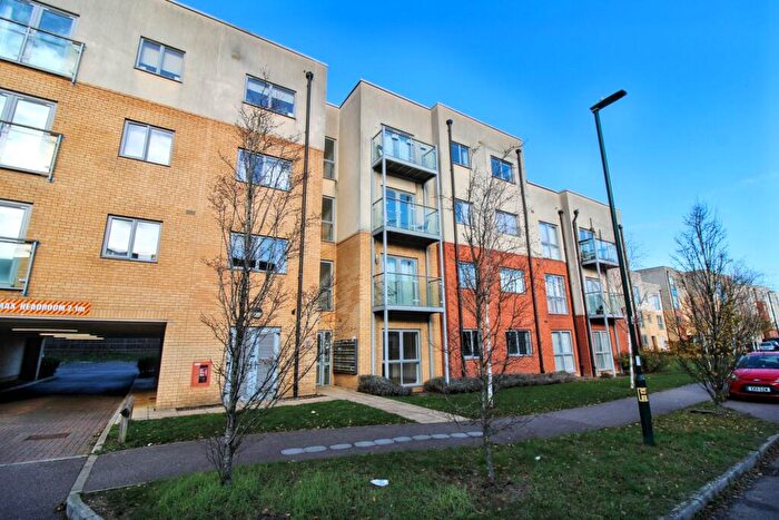 2 Bedroom Apartment For Sale In Admiral Drive, Stevenage, SG1