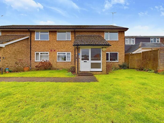 1 Bedroom Flat To Rent In Crabtree Lane, Lancing, BN15