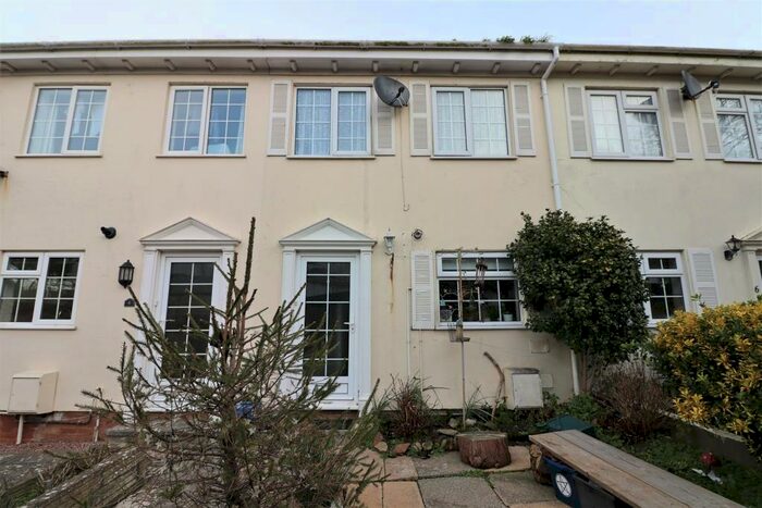 2 Bedroom Terraced House To Rent In Pembroke Lodge, EX34