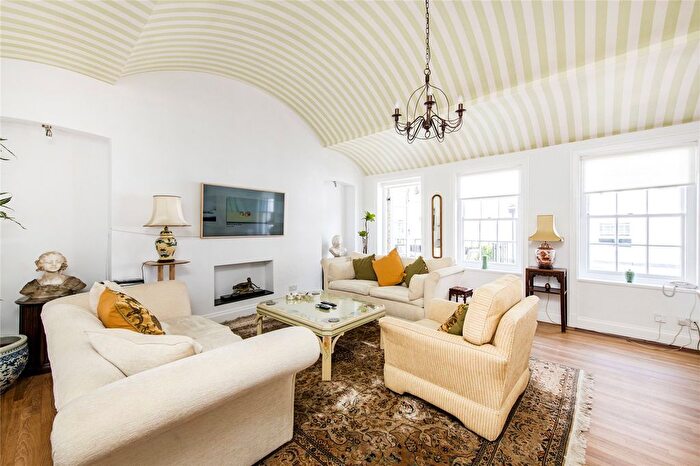 2 Bedroom Mews To Rent In Gloucester Place Mews, Marylebone, London, W1U