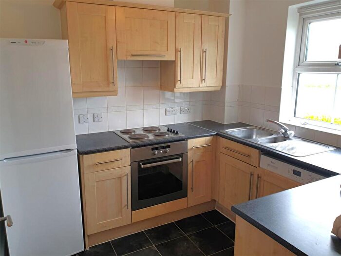 2 Bedroom Flat To Rent In Bell Chase, Aldershot, GU11