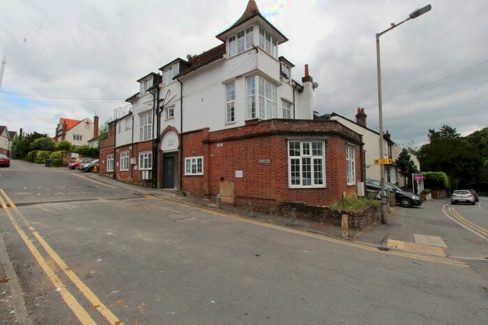 1 Bedroom Flat To Rent In The Avenue, Amersham, HP7