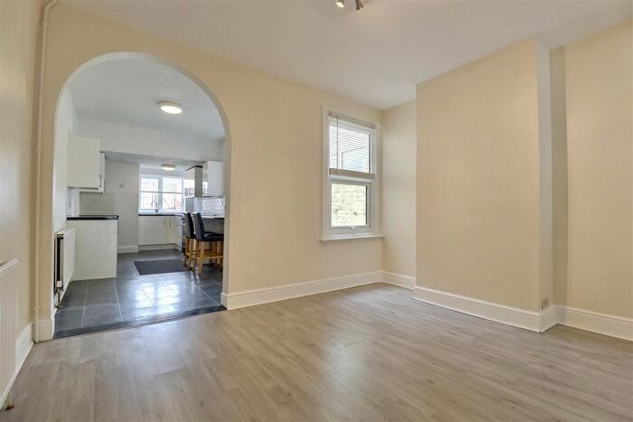 2 Bedroom Property For Sale In Albert Road, Cosham, Portsmouth, PO6