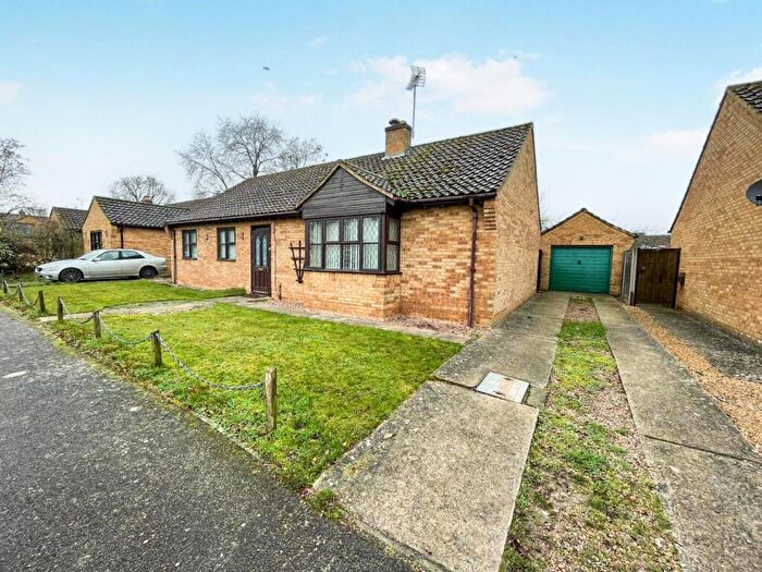 3 Bedroom Detached Bungalow For Sale In Vincent Close, Feltwell, IP26