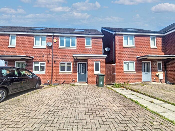 3 Bedroom Property To Rent In Castlerigg Drive, Middleton, M24