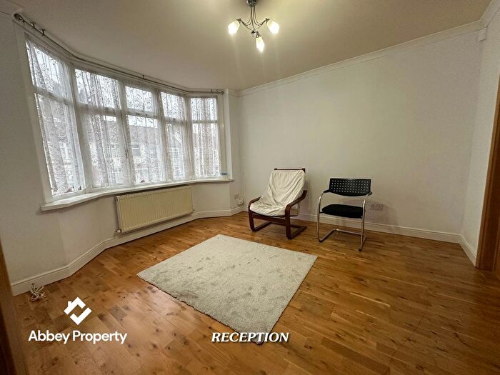 3 Bedroom Property To Rent In Runley Road, Luton, LU1