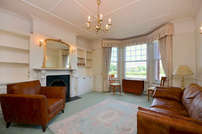 1 Bedroom Flat To Rent In The Terrace, Barnes, London, SW13