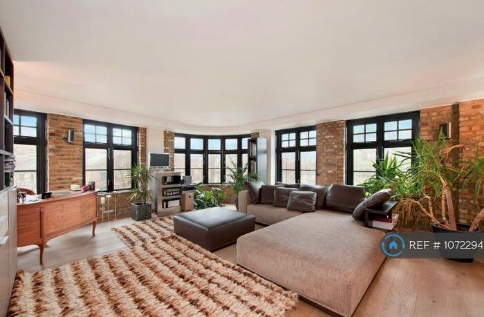 2 Bedroom Flat To Rent In Sanctuary Court, London, E1W