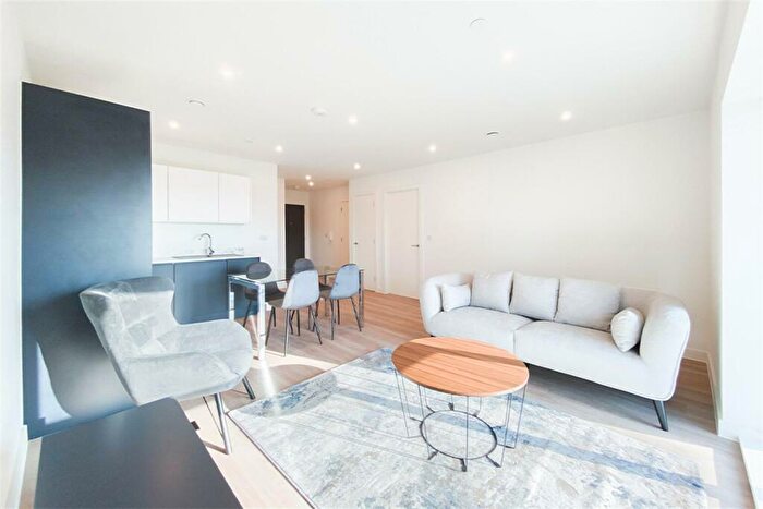 2 Bedroom Flat To Rent In Croydon, CR0