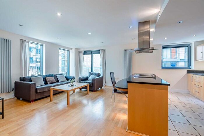 2 Bedroom Flat To Rent In Millharbour, South Quay, E14