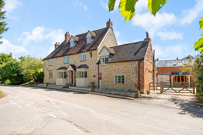 5 Bedroom Detached House For Sale In Halford Road, Ettington, CV37