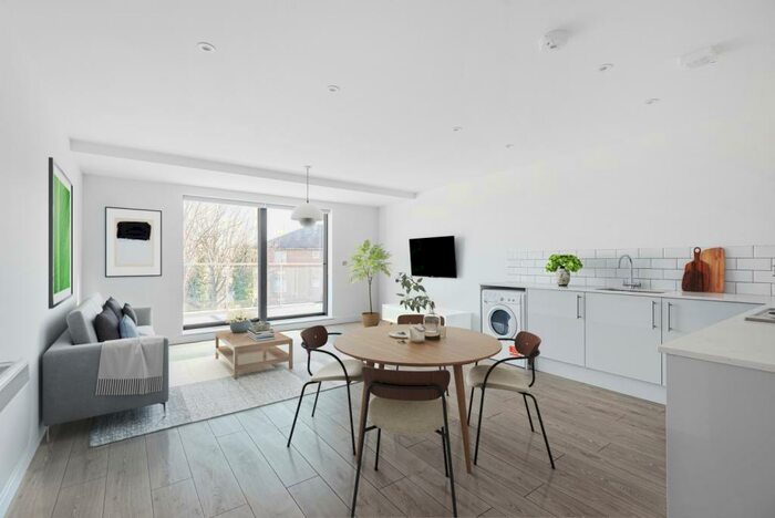 2 Bedroom Flat To Rent In Baring Road London, SE12