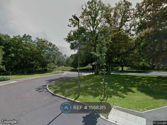 3 Bedroom Semi-Detached House To Rent In Sandmartin Close, Eastleigh, SO50