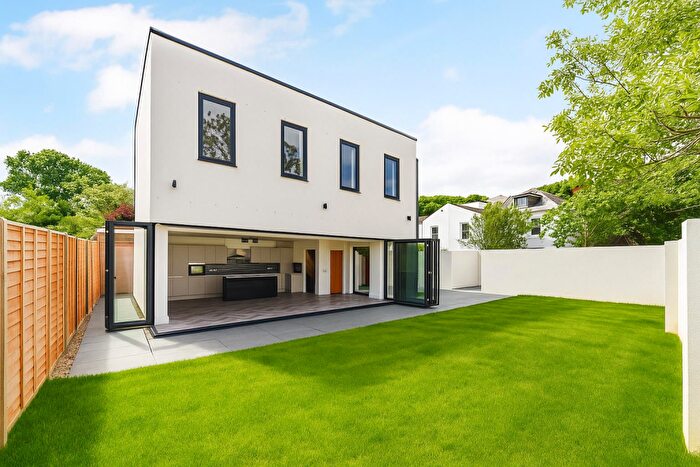 2 Bedroom Detached House For Sale In Park Road, Hayling Island, PO11