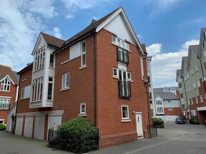2 Bedroom Property To Rent In Back Lane, Canterbury, CT1