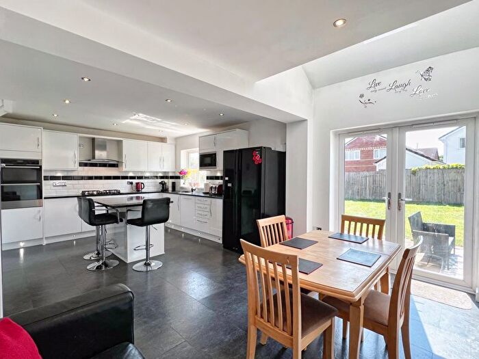 5 Bedroom Detached House For Sale In Beechwood Grove, Pencoed, Bridgend, CF35
