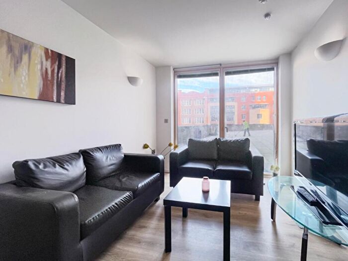 2 Bedroom Flat To Rent In West Point, Wellington Street, Leeds, LS1