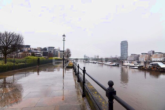 2 Bedroom Flat To Rent In Sailmakers Court, William Morris Way, SW6