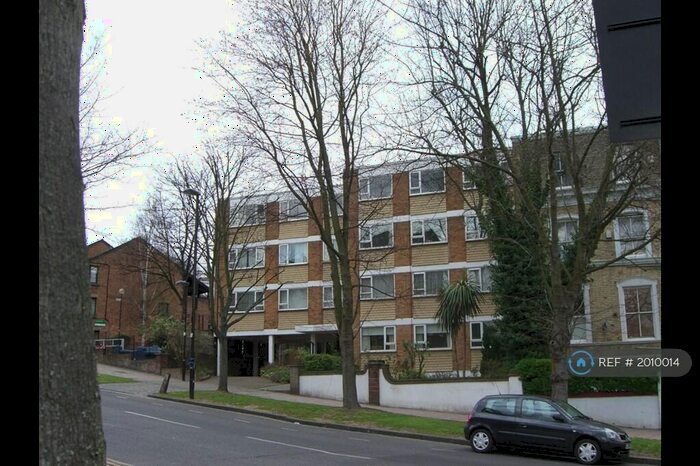 3 Bedroom Flat To Rent In Crouch Hill, London, N4