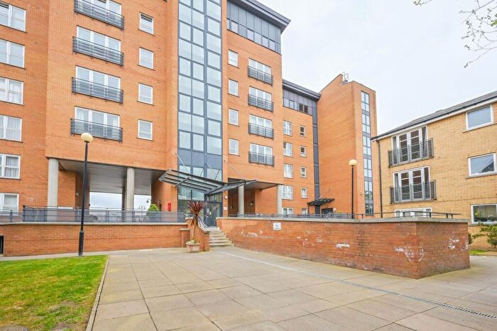 2 Bedroom Flat For Sale In Langbourne Place, Isle Of Dogs, London, E14