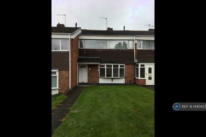 3 Bedroom Terraced House To Rent In Broadfield Close, West Bromwich, B71