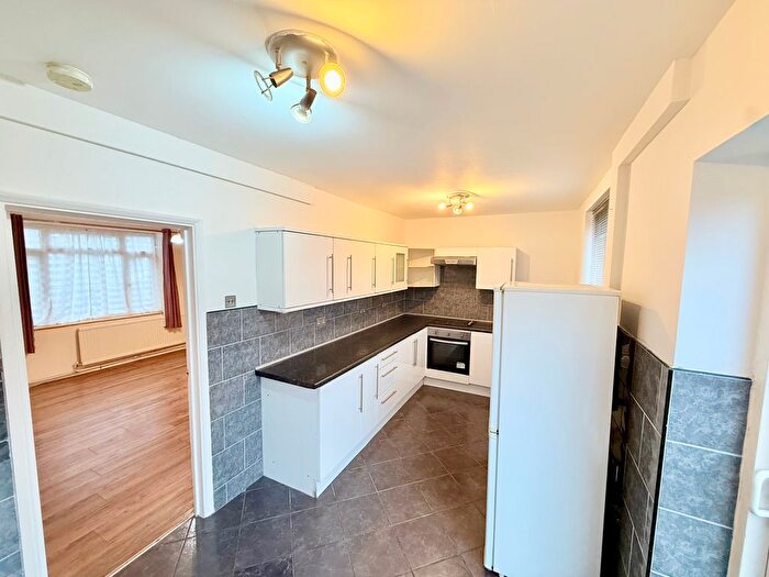 3 Bedroom End Terrace House To Rent In Flimwell Close, Bromley, BR1
