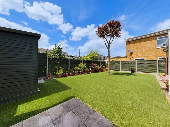 2 Bedroom Semi-Detached Bungalow For Sale In Seaview Road, Canvey Island, SS8