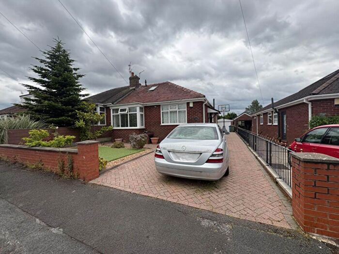 3 Bedroom Semi-Detached Bungalow For Sale In Ribble Avenue, Oldham, OL9