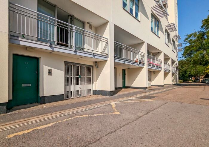Garage / Parking To Rent In Vineyard Path, London, SW14