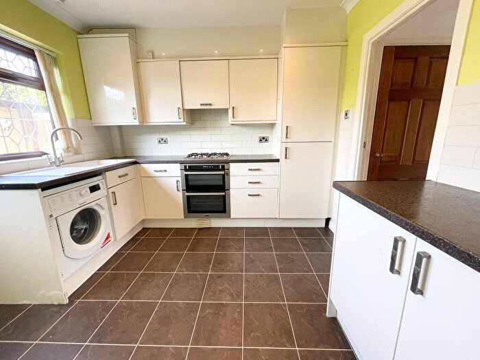 3 Bedroom House To Rent In Thorntons Farm Avenue, RM7