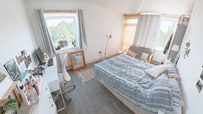 3 Bedroom Flat To Rent In Highbury Quadrant, Holloway, N5