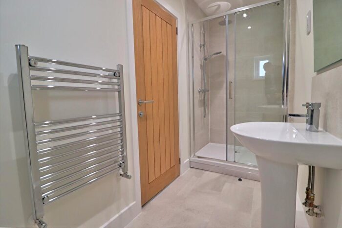 2 Bedroom Apartment To Rent In New Road, Princes Risborough, HP27