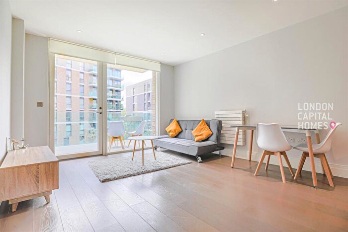 2 Bedroom Apartment To Rent In Queenshurst Square, Kingston Upon Thames, KT2