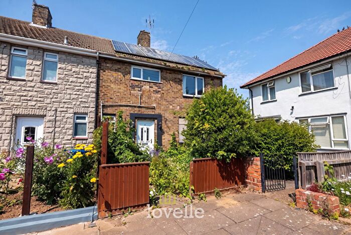 3 Bedroom End Terrace House For Sale In Bonby Grove, Grimsby, DN33