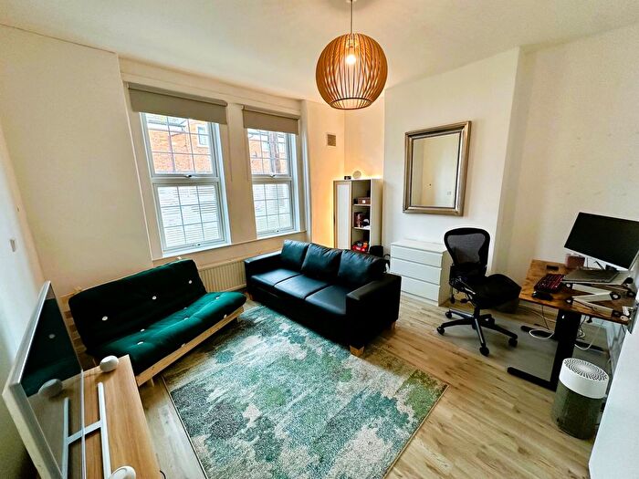 1 Bedroom Flat To Rent In Garratt Terrace, Tooting Broadway, London, SW17