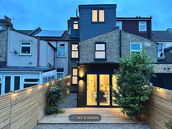 4 Bedroom Terraced House To Rent In Harcourt Road, London, E15