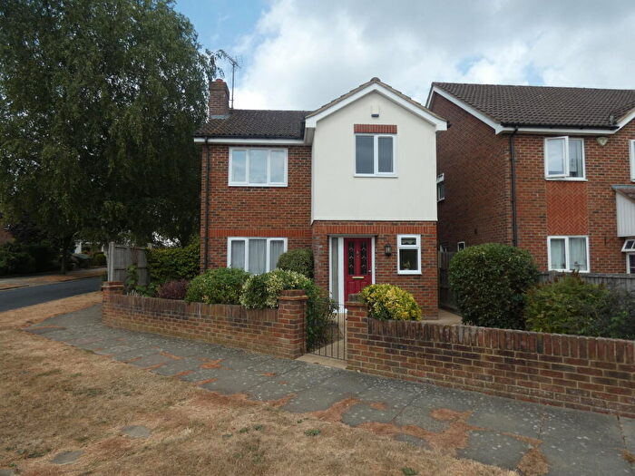 3 Bedroom House To Rent In St. Vincent Drive, St. Albans, AL1