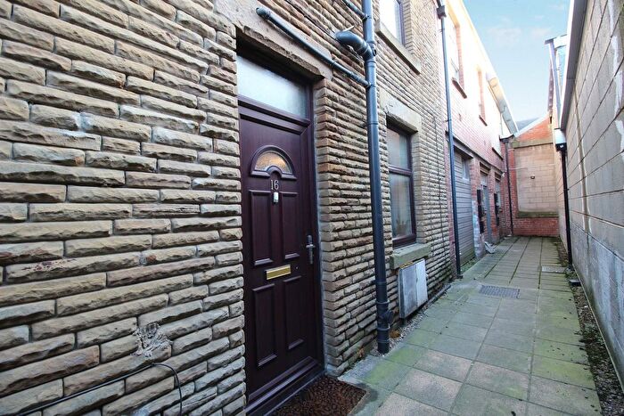 1 Bedroom Terraced House For Sale In Tennyson Yard, Morley, Leeds, LS27